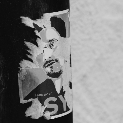 Schwarz und Weiß (adapted) (Image by Unsplash [CC0 Public Domain] via Pixabay)