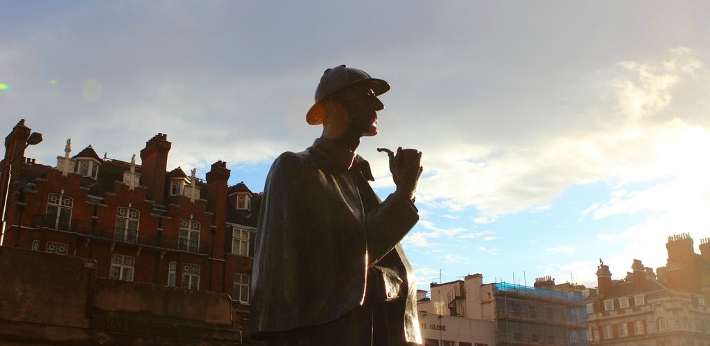 Sherlock Holmes Statue (adapted) (Image by Justin Ennis [CC BY 2.0] via flickr)