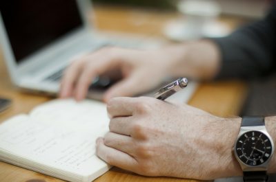 writing-336370_1920 (adapted) (Image by Unsplash [CC0 Public Domain] via pixabay)