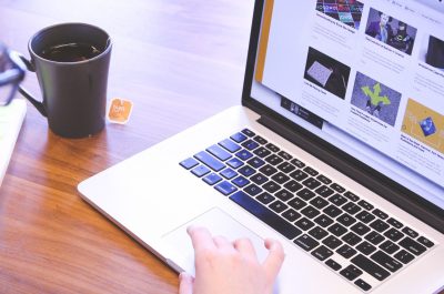 feedly (adapted) (image by Startup Stock Photos [CC0] via pexels)