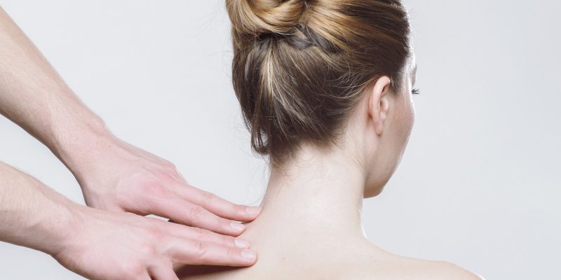 Rücken (adapted)(Image by whitesession [CC0 Public Domain] via Pixabay)