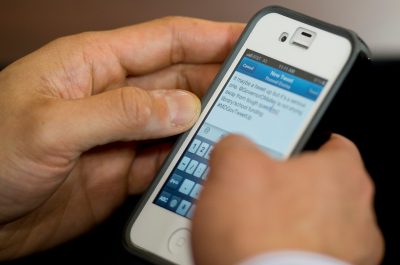 Tweet up (adapted) (Image by Maryland GovPics [CC BY 2.0] via flickr)