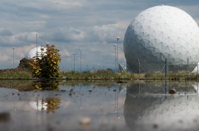 Radar, Funktechnik, Signale (adapted) (Image by stux [CC0 Public Domain] via Pixabay)