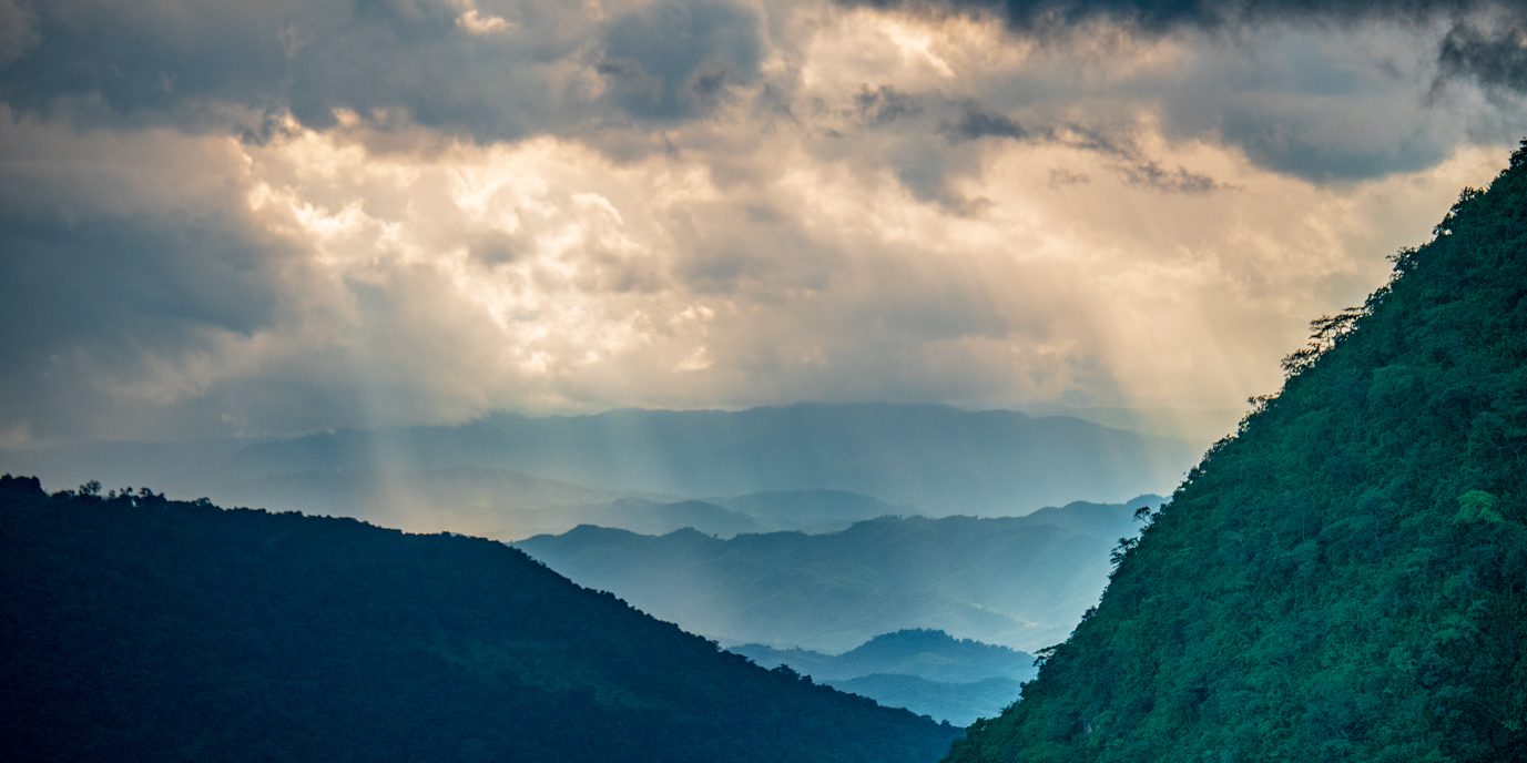 Laos Berge und Regen