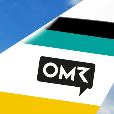 Logo der OMR auf der Finne eines Flugzeugs.