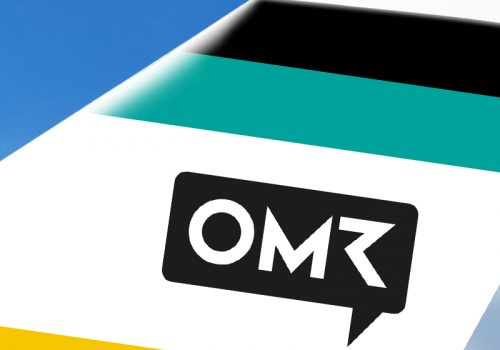 Logo der OMR auf der Finne eines Flugzeugs.