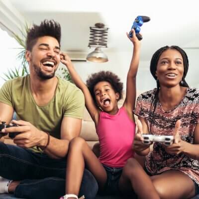 Computerspiele für Familien Teaserimage by Mediteraneo via stock.adobe.com