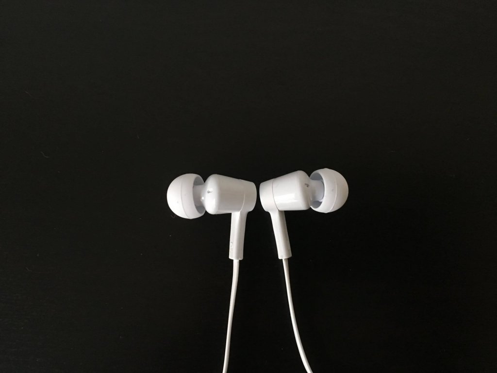 Die Ear-Buds der Belkin Rockstar Headphones im Test / Image by Moritz Stoll