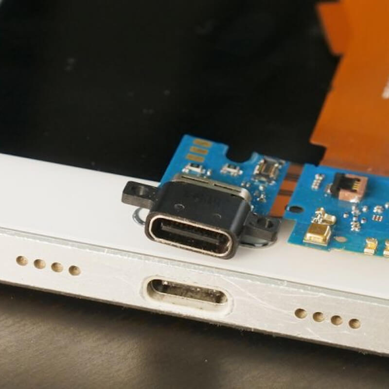 USB-C-Anschluss reparieren - Was tun bei Wackelkontakt? 