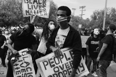Black Lives Matter Demonstration / Bild von Mike Von via unsplash