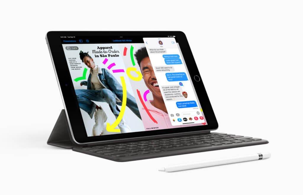 Ein aufgestelltes iPad mit dazu passender Mini-Tastatur und einem Eingabestift.