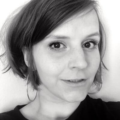 Poträt-Foto Peggy Schoenegge TuT