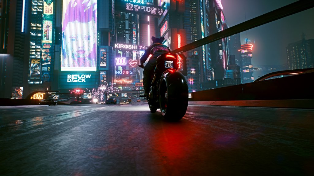 Cyberpunk 2077: Mit dem Motorad auf einer Brücke in Night City