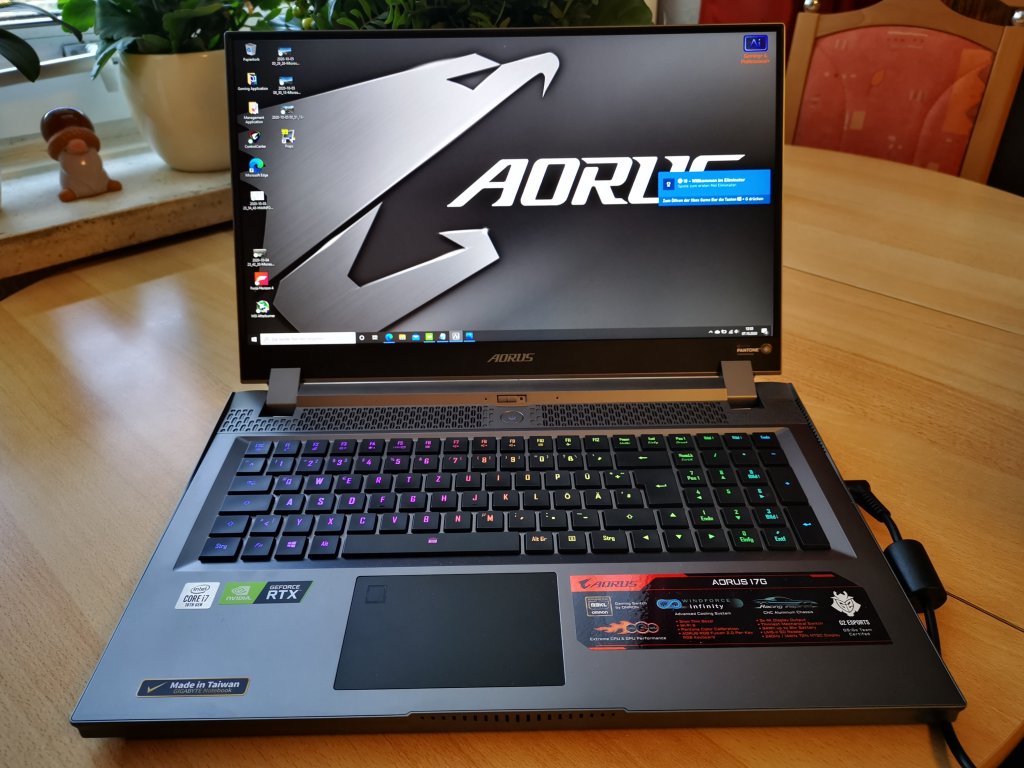 Ein Gigabyte Aorus Laptop von vorne