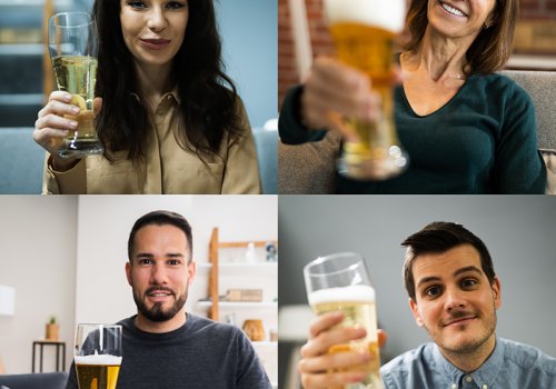 Tipps für bessere Videocalls - 4 Menschen in einem Videocall mit Biergläsern in der Hand