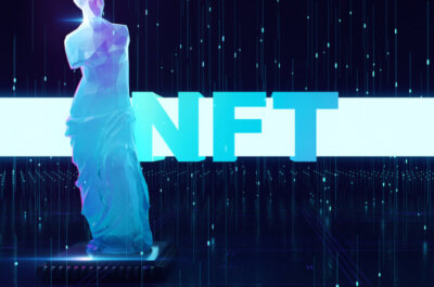 Digitale Kunstwerk auf blauem Hintergrund mit den Buchstaben NFT auf der rechten Seite.