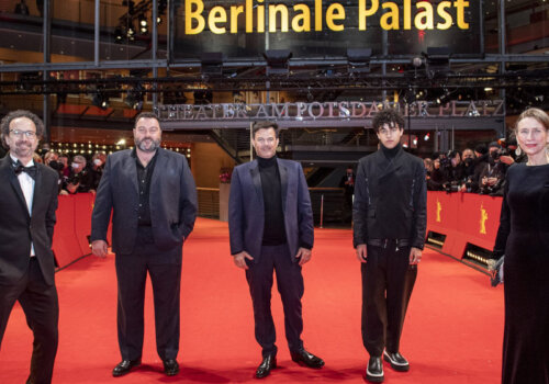 Die Festivalleitung und andere auf dem roten Teppich