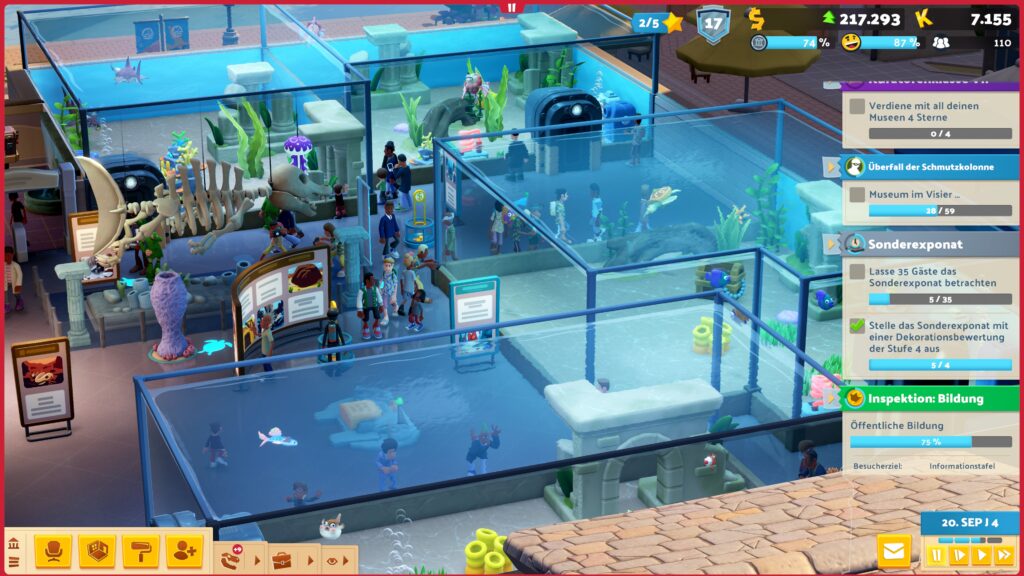 Mehrere Aquarien im Museum, die unterschiedliche, teils seltsame FIsche enthalten.