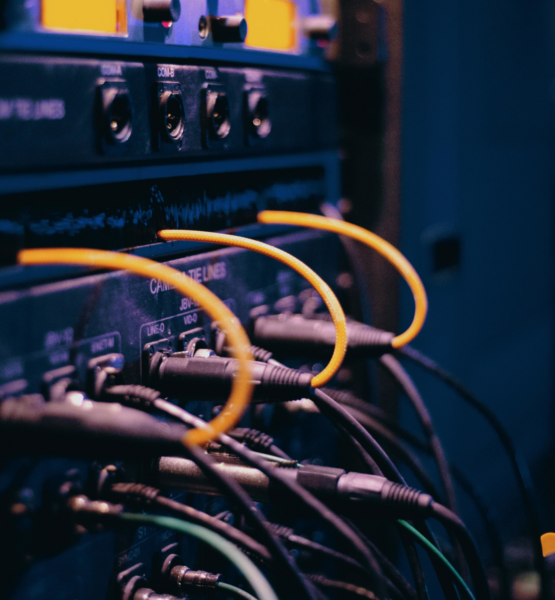 Stromkabel in Rechner