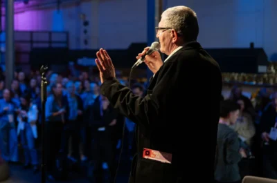 Foto vom Bühnenprogramm des German Creative Economy Summit 2025.