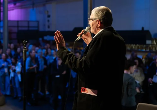 Foto vom Bühnenprogramm des German Creative Economy Summit 2025.