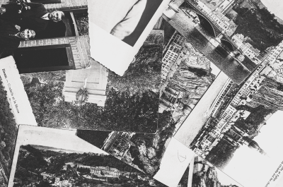 Schwarz-weiße Collage aus historischen Ansichtskarten und Fotografien, teilweise schräg und überlappend angeordnet. Zu sehen sind Stadtansichten von Dinant (Belgien) mit Zitadelle, Fluss Maas und Kirche, ein Hochzeitspaar vor einem Haus sowie ein Porträt einer jungen Frau im Pullover.