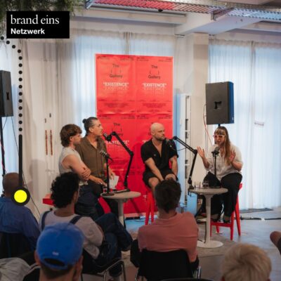 Panel des PRIDE-Special bestehend aus Agatha Kosobucki, Maximilian Pichlmeier, Felix Kosok und Hendrik Menken.