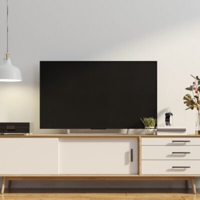 der-smarte-tv-schrank-fur-ihr-heimkino-worauf-es-beim-kauf-neben-einem-tv-lowboard-wirklich-ankommt-
