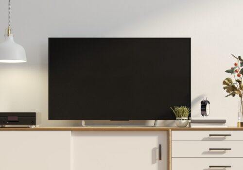der-smarte-tv-schrank-fur-ihr-heimkino-worauf-es-beim-kauf-neben-einem-tv-lowboard-wirklich-ankommt-